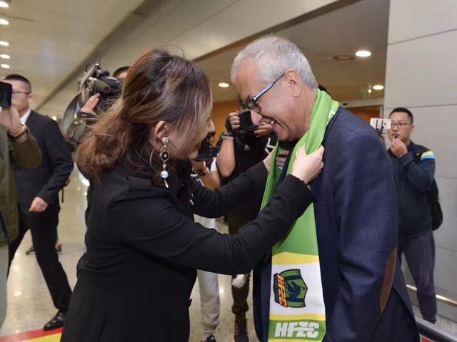 亚洲啪